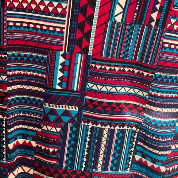 Lularoe Lynnae - Picture 2 of 2